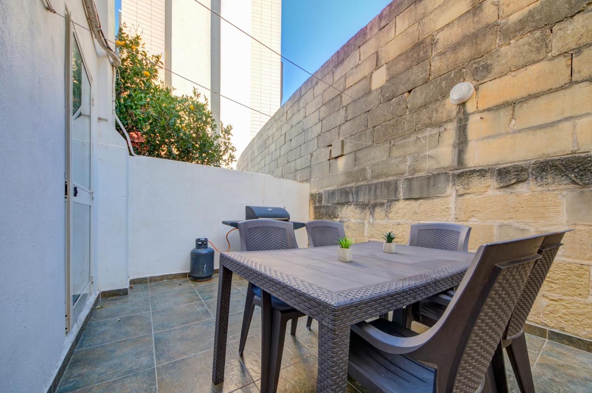 St Julian'S Unique 3-Bedroom Apartments Sleeps 9-10 San Julián Exterior foto