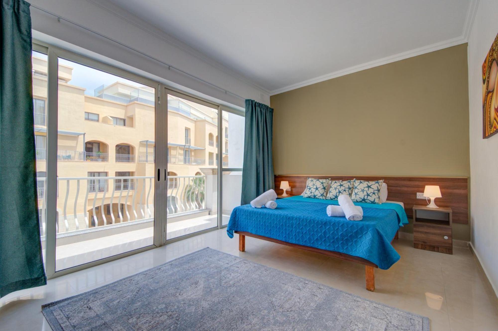 St Julian'S Unique 3-Bedroom Apartments Sleeps 9-10 San Julián Exterior foto
